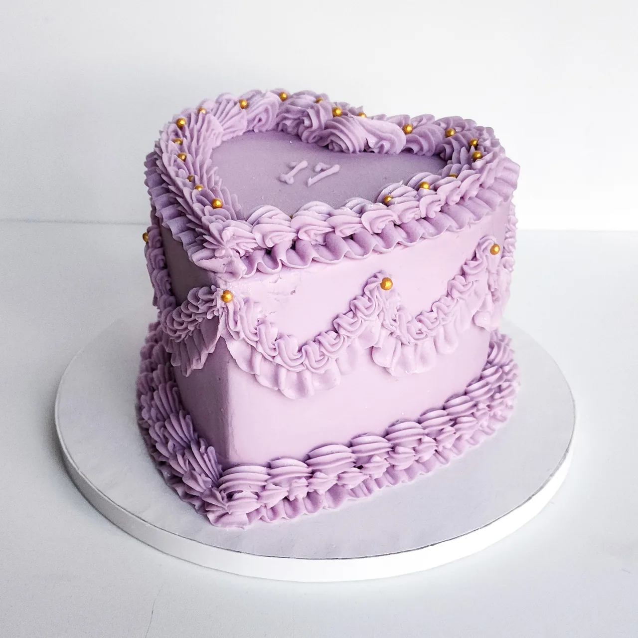Lavender vintage heart-shaped buttercream cake